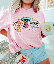 Load image into Gallery viewer, Groovy UFO