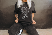 Load image into Gallery viewer, Sunflower- Wh